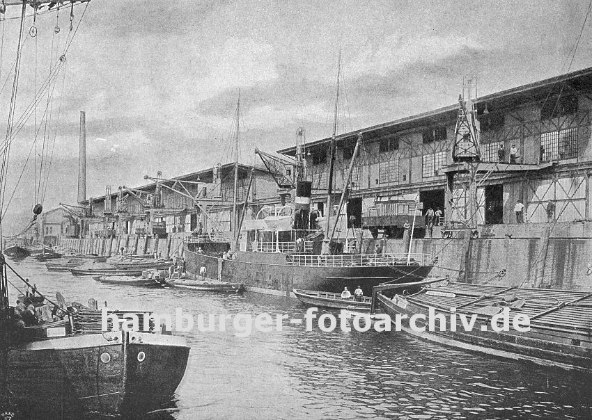 867_0954045 Historisches Altonaer Hafenmotiv - Lagerschuppen am Hafenkai. | Grosse Elbstrasse - Bilder vom Altonaer Hafenrand.